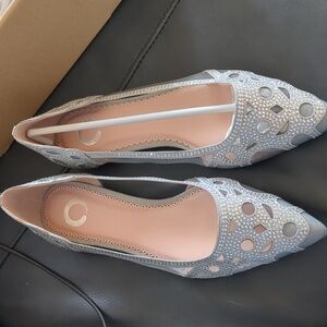 Journee Collection Dressy Grey Flats , size 8 , never worn
